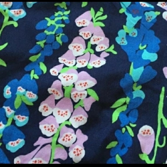 LILLY PULITZER CALLAHAN NAVY FOXGLOVE FLORAL SHORTS - Picture 6 of 7